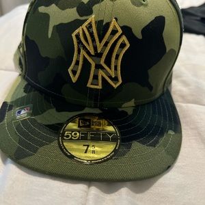 Brand new Yankees camo 7 5/8